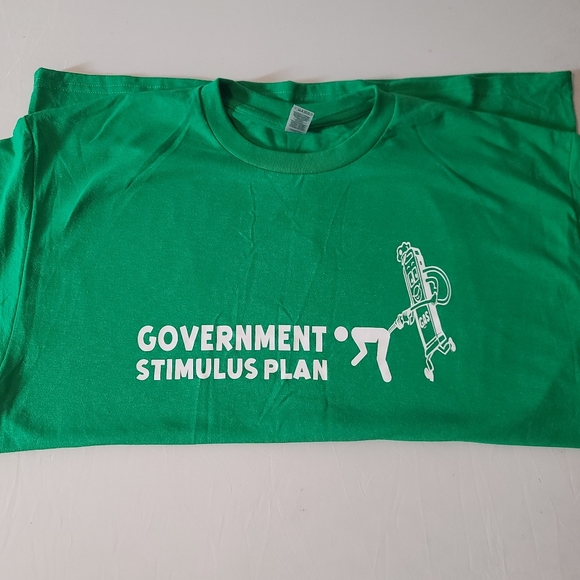 New Gildan tshirt - Picture 2 of 4